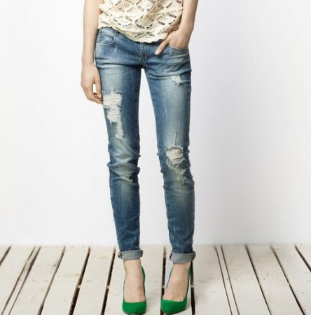 Pantalón vaquero roto